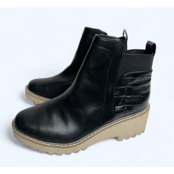 Dolce Vita Booties Size 8 Black Womens Wedge‎ Lug Chelsea Pull On - Picture 1 of 11